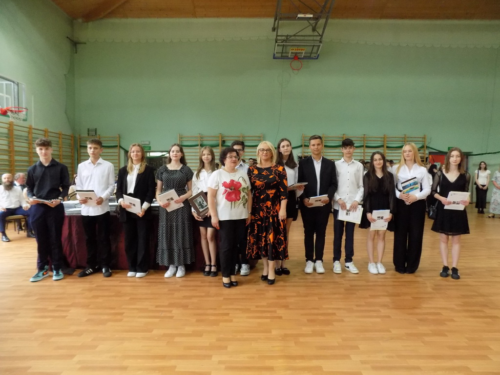Zdjęcie zakonczenie_roku_2022-2023 (30)df4bf589-bb29-4bde-8312-69c06c8c08ec.JPG w galerii Uroczystość zakończenia roku szkolnego 2022/2023